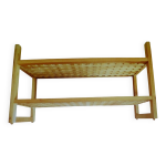 Table basse de salon en bois avec étagères ajourées, porte - plantes jardin. Table basse de salon en bois avec étagères ajourées, porte - plantes jardin.