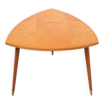 Table basse triangle en bois d'érable années 1950 hollande Table basse triangle en bois d'érable années 1950 hollande