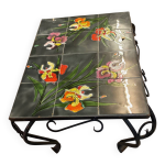 Table basse vallauris signee rheaul carreaux de faience fleurs et fer forge Table basse vallauris signee rheaul carreaux de faience fleurs et fer forge