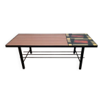 Table basse vintage en c�ramique, bois et m�tal.