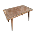 Table basse vintage, en rotin avec plateau en verre