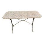 Table de bidtrot des annees 50 en fer forge et granit gris / rose Table de bidtrot des annees 50 en fer forge et granit gris / rose