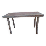Table brutaliste