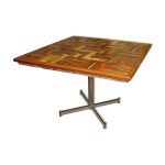 Table carré en mosaique de bois massif et pied chromé vers 1970 Table carré en mosaique de bois massif et pied chromé vers 1970