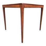 Table carrée vintage en teck, meuble ancien style scandinave Table carrée vintage en teck, meuble ancien style scandinave