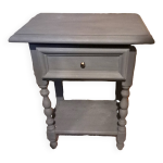 Table de chevet en bois massif peint en gris gustavien, 1900, restaurée Table de chevet en bois massif peint en gris gustavien, 1900, restaurée