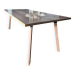 Table contemporaine