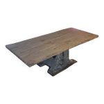 Table cration en orme massif et machine industrielle