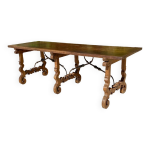 Table espagnole en noyer du xviie siècle Table espagnole en noyer du xviie siècle