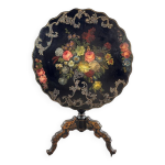 Table guridon napolon iii en bois laqu, dcor floral, xixe sicle