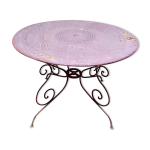 Table de jardin en fer forgé mauve Table de jardin en fer forgé mauve