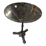 Table en marbre noir.