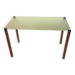 Table rectangulaire en verre teint et pieds chroms