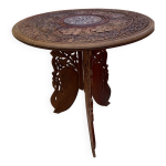 Table ronde indienne sculptee Table ronde indienne sculptee
