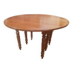 Table ronde six pieds en merisier d'époque fin xix Table ronde six pieds en merisier d'époque fin xix
