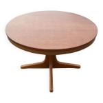 Table scandinave