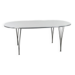 Table superellipse par arne jacobsen pour fritz hansen