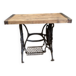 Table vintage en bois et pied en fonte