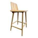 Tabouret en bois massif avec dossier Tabouret en bois massif avec dossier