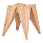 Tabouret en bois sculpt�