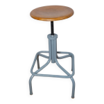 Tabouret industriel � vis restaur�e