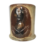 Tasse formant pot � stylos en fa�ence flamm�e de vallauris