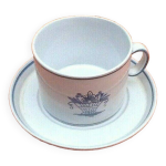 Tasse / soucoupe � chocolat terre cuite verniss�e blanche d�cor corbeille fleurie