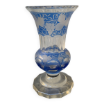 Vase bleu en cristal forme medici Vase bleu en cristal forme medici
