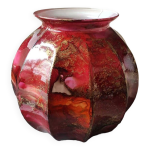 Vase boule godronn, en verre d art laqu. dcor volutes de fume tons roses, inclusions poudre d or. ...