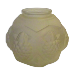 Vase boule en verre compresse depoli epoque art deco