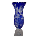 Vase en cristal taillé cobalt style bohême Vase en cristal taillé cobalt style bohême