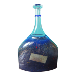 Vase en forme de flacon en verre souffl de bertil valien pour kosta boda. sude 1980