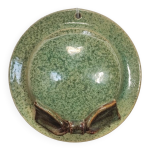 Vase mural en grs verniss vert mouchet forme de chapeau