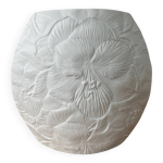 Vase �orchid�es�� biscuit de porcelaine