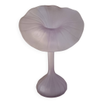 Vase en verre souffl en forme de fleur design des annes 1960  jack in the pulpit  couleur lilas