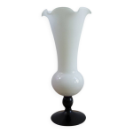 Vase vintage en verre opalin blanc et améthyste, années 1970 / 80 Vase vintage en verre opalin blanc et améthyste, années 1970 / 80