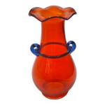 Vase vintage en verre souffl  la main de murano rouge avec anses bleues