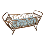 Veritable berceau en rotin vintage avec son matelas d'origine Veritable berceau en rotin vintage avec son matelas d'origine