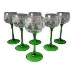 Verres � vin blanc pied vert �meraude, motif vigne