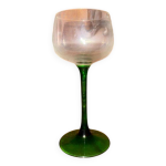 Verre  vin vintage d'alsace avec pied vert