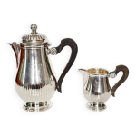 Verseuse et pot à lait en métal argenté christofle gallia années 1920 Verseuse et pot à lait en métal argenté christofle gallia années 1920