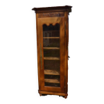 Vitrine 1 porte en merisier massif fronton sculpt