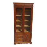 Vitrine en chne, verres anciens