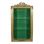 Vitrine murale en bois dor milieu xxe