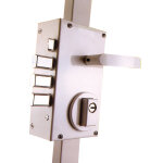 Serrure 3 points srie 468 profil europeen coloris blanc a2p * gauche mottura 38468bgmxa2p