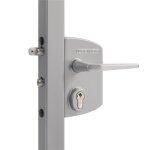 Serrure applique pour portail lakq30u2l pour profil de 30  50mm - locinox - lakq30u2lzilvvszmzm