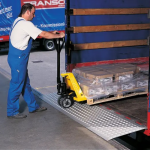 Axess industries hayon en aluminium sur charni�res type d'accroche charni�re acier � souder. . .