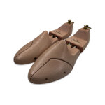 Embauchoirs htre satin saphir mdaille d'or a l'unit incolore