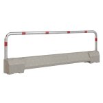 Barrire basse en bton avec clture ou arceau