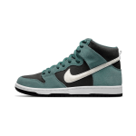 Nike sb dunk high green suede
